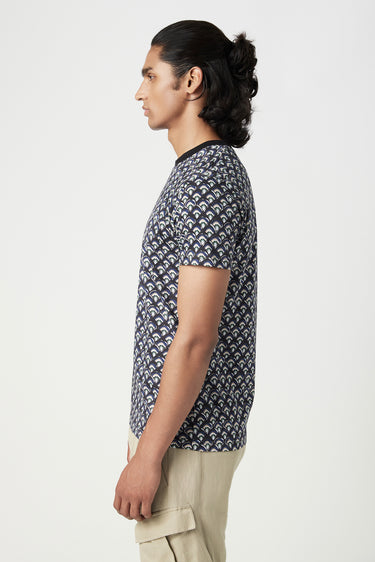 Regular Fit T-Shirt in All-Over Scallop Print