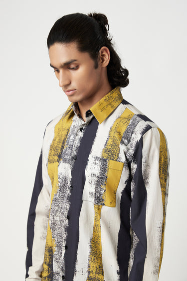 Regular Fit Button-Down Shirt in a Striking Large Stripe Print