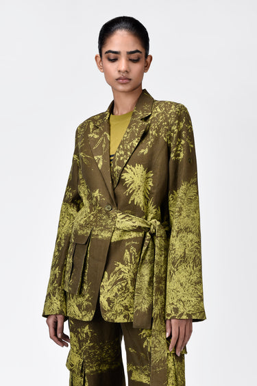 Elegant Monotone Landscape Jacket with Side Tie-Up Closure